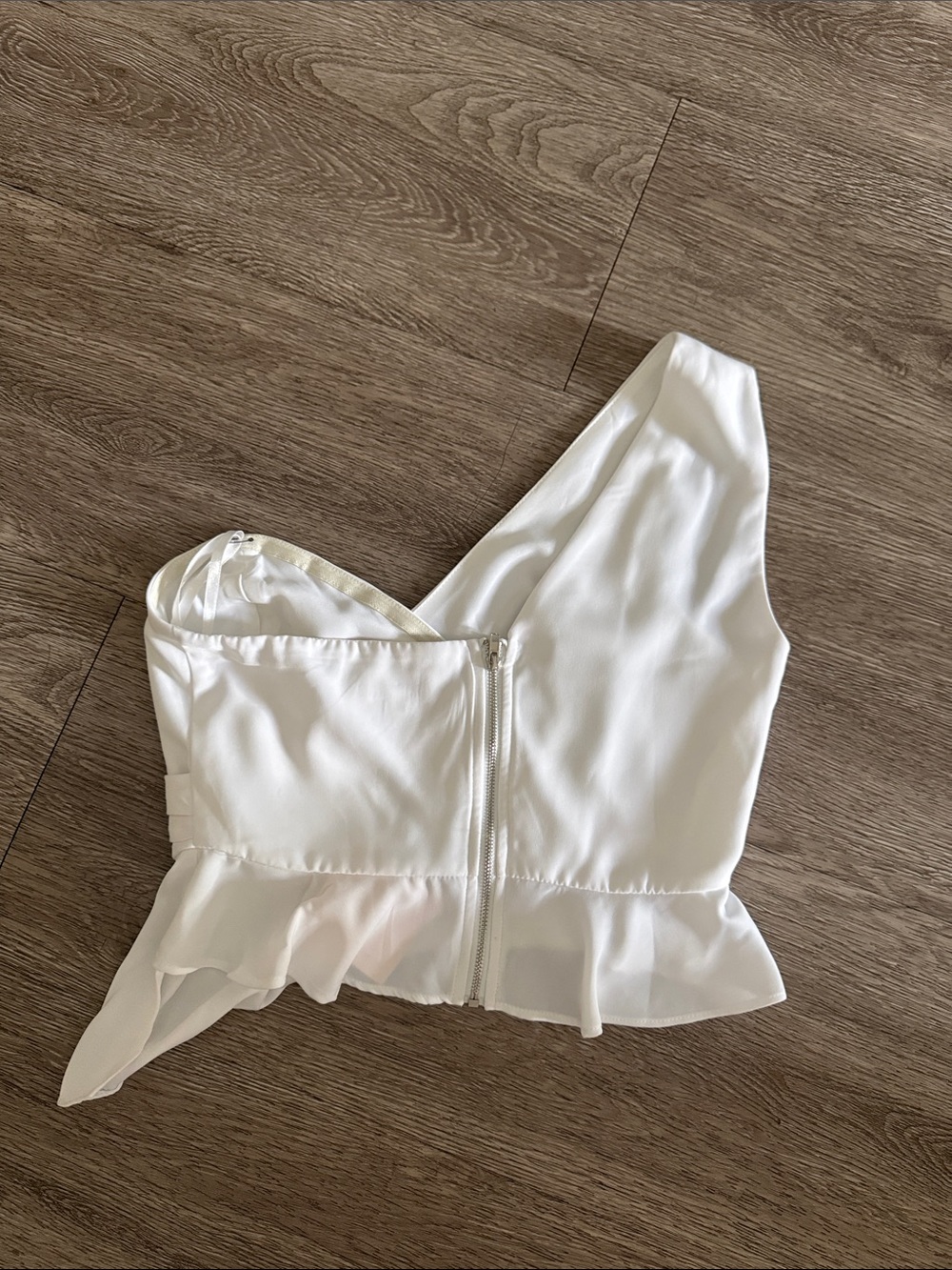 Superdown Asymmetric One Shoulder Ruffled Top - Picture 3 of 3